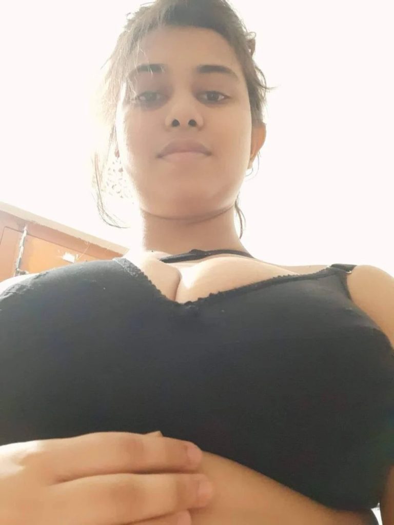 Huge Boobs Unmarried Girl Naked 2 Beautiful huge boobs unmarried girl