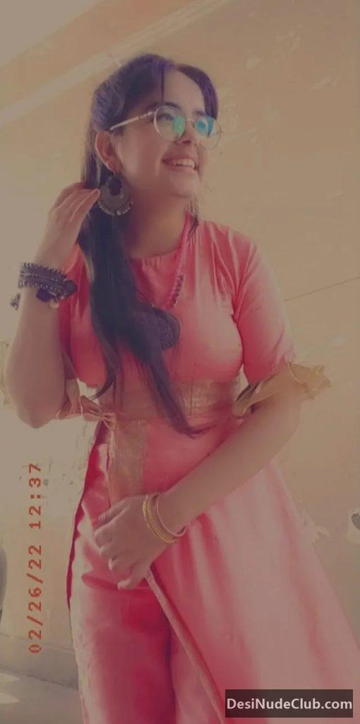 Cute College Girl ke leaked Nacked Snap Chat Photos Viral Antarvasna Nude Photos1.jpg