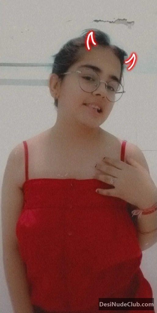 Cute College Girl ke leaked Nacked Snap Chat Photos Viral Antarvasna Nude Photos16.jpg