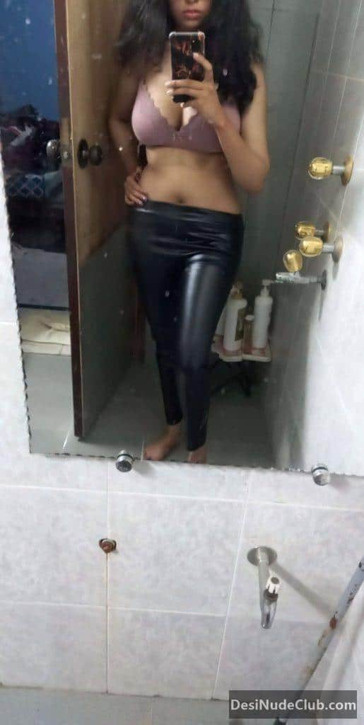 Hot NRI girl Nude Selfies and big boobs pics Collection 12 Hot NRI Desi girl nude selfies and soapy big boobs pics 043 11
