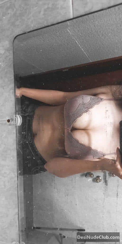 Hot NRI girl Nude Selfies and big boobs pics Collection 15 Hot NRI Desi girl nude selfies and soapy big boobs pics 043 14