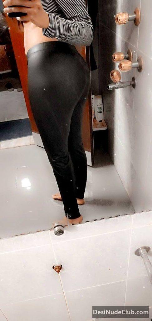 Hot NRI girl Nude Selfies and big boobs pics Collection 23 Hot NRI Desi girl nude selfies and soapy big boobs pics 043 21