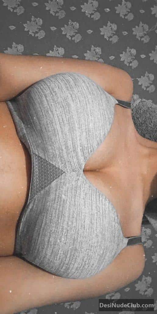 Hot NRI girl Nude Selfies and big boobs pics Collection 10 Hot NRI Desi girl nude selfies and soapy big boobs pics 043 9