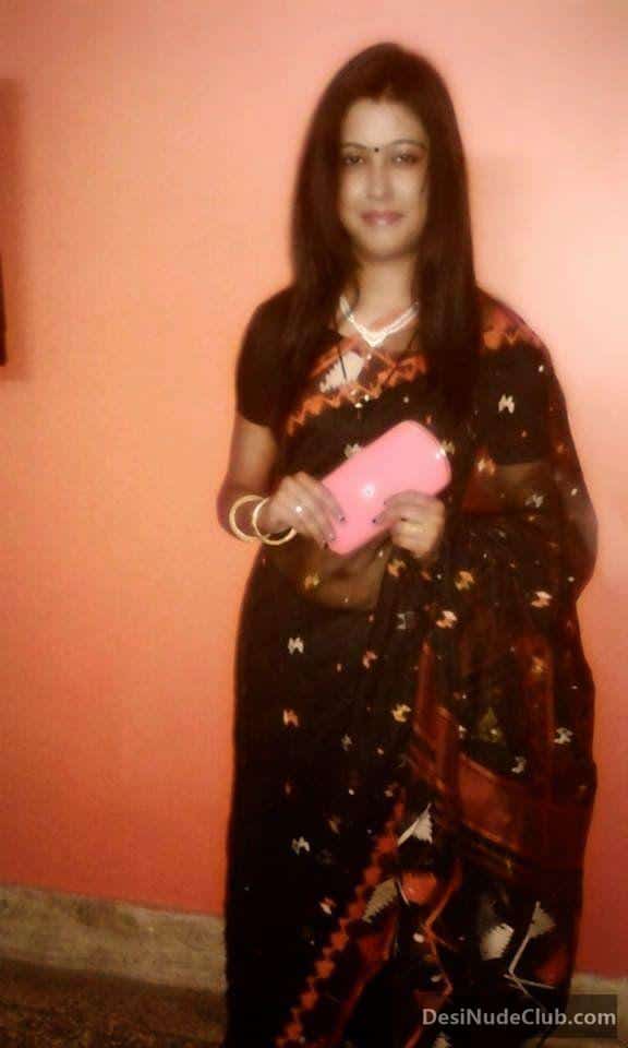 Sexy Desi Girl Nude Shaved Pussy 001 1