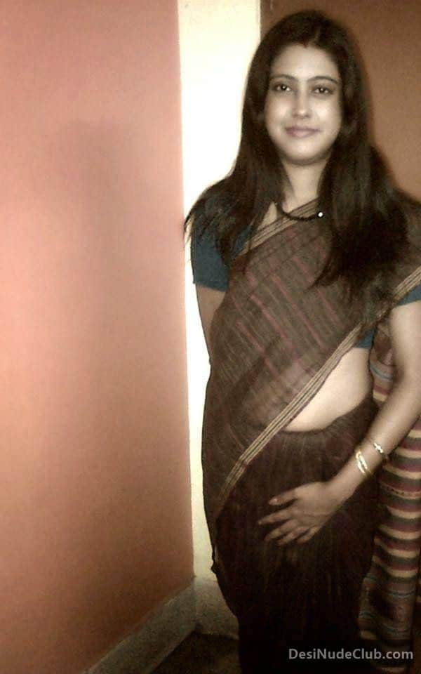 Sexy Desi Girl Nude Shaved Pussy 005